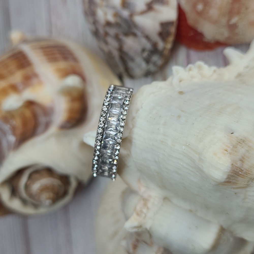 SILVER ROUND AND EMERALD CUT  FASHION RING
